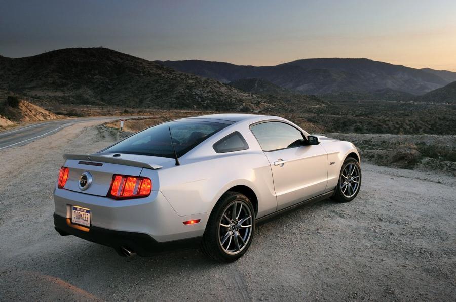  Ford Mustang GT 2011 года  (фото 86 из 90)